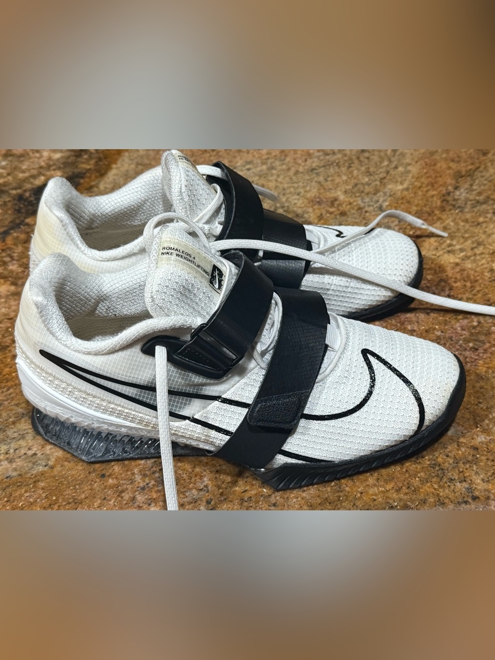 Nike Men's White and Black Athletic Training Shoes